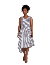 Load image into Gallery viewer, SYMPLI  Sleeveless Slant Pocket Dress D Print
