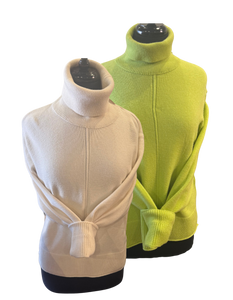 MARIE DE LA LUNE - Turtle Neckk Sweater