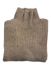 Load image into Gallery viewer, MANSTED Zaga Sweater
