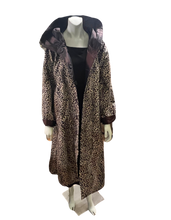 Load image into Gallery viewer, OOPERA Reversible Leopard Print  Raincoat
