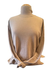 VAN KUKIL (Belgium) Turtle Neck Cashmere Sweater
