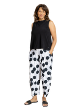 Load image into Gallery viewer, SYMPLI Spot On Narrow Lantern Pant
