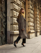 Load image into Gallery viewer, JOSEPH RIBKOFF Fall Coat
