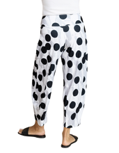 Load image into Gallery viewer, SYMPLI Spot On Narrow Lantern Pant
