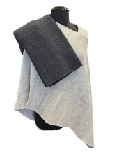 Load image into Gallery viewer, POLLEN Sweater Poncho
