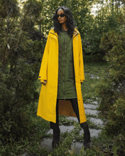 Load image into Gallery viewer, MERNINI RAINCOAT - Long Liner/Vest - Olive
