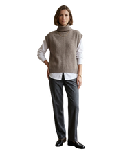 Load image into Gallery viewer, MANSTED Zo-Bee Vest
