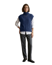 Load image into Gallery viewer, MANSTED Zo-Bee Vest

